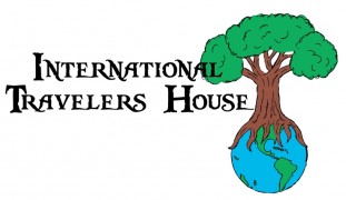 TravelersHouse Logo